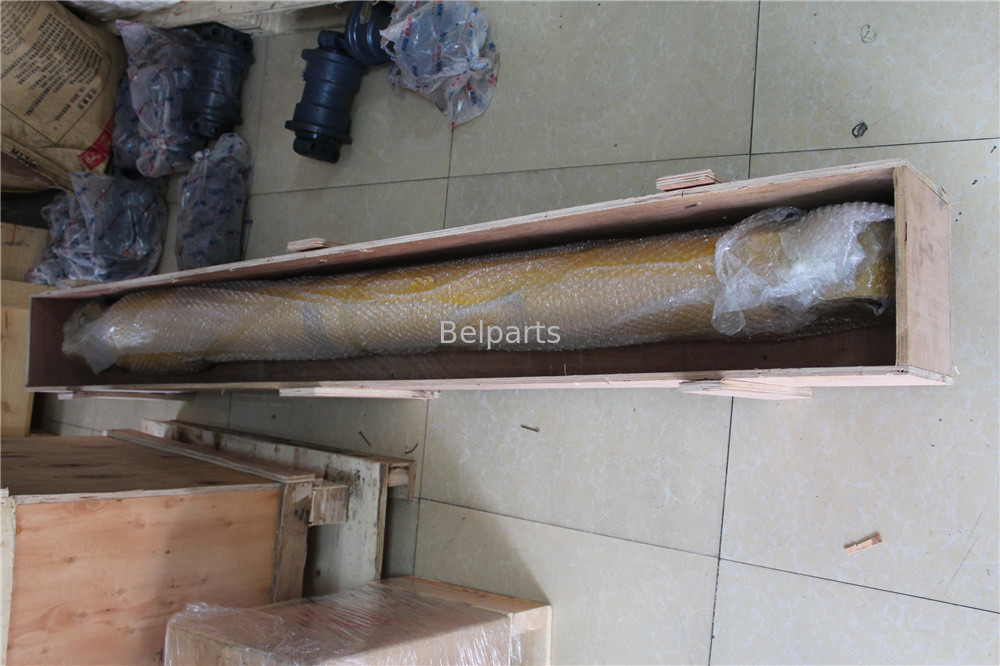 Parties de l'excavatrice cylindre à bras hydraulique Assy 31N4-50130 Pour Hyundai R140LC-7