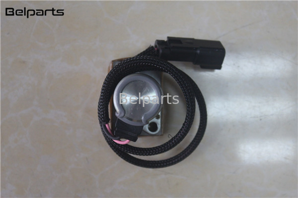 Vanne électromagnétique de Valve 702-21-57400 de pilote de contrôle de pompe de Spare Part Hydraulic d'excavatrice de Belparts pour PC200-8 PC220-8 PC300-8